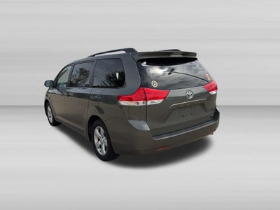 2012 Toyota Sienna LE 8 Passenger