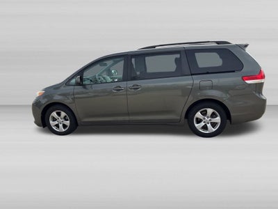2012 Toyota Sienna LE 8 Passenger