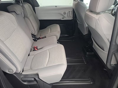 2025 Toyota Sienna LE 8 Passenger
