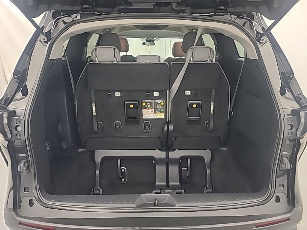 2025 Toyota Sienna LE 8 Passenger