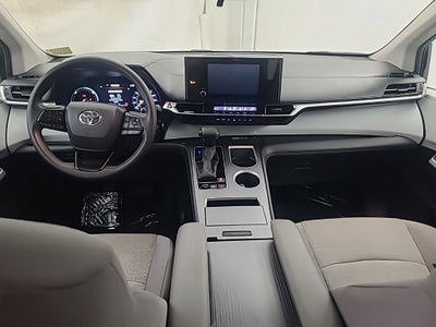 2025 Toyota Sienna LE 8 Passenger