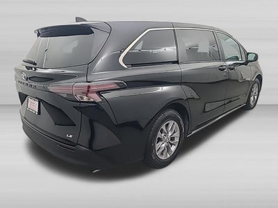 2025 Toyota Sienna LE 8 Passenger