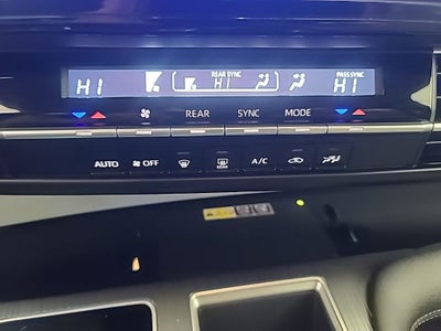 2025 Toyota Sienna LE 8 Passenger