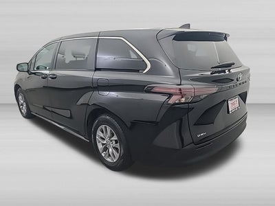 2025 Toyota Sienna LE 8 Passenger