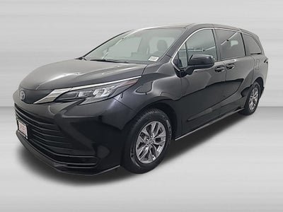 2025 Toyota Sienna LE 8 Passenger