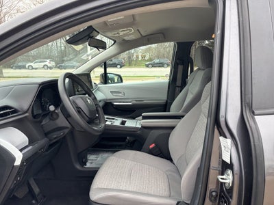2025 Toyota SIENNA LE LE 8 Passenger