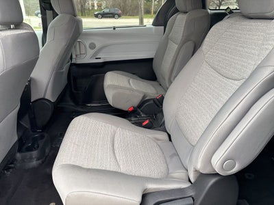 2025 Toyota SIENNA LE LE 8 Passenger