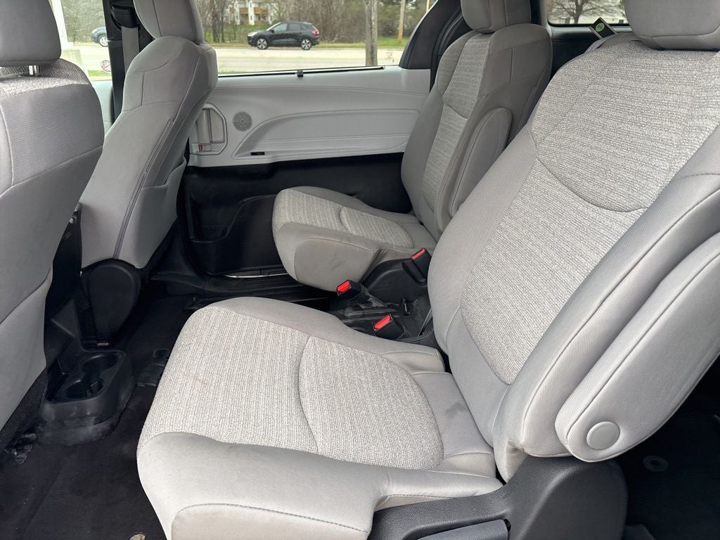 2025 Toyota SIENNA LE LE 8 Passenger
