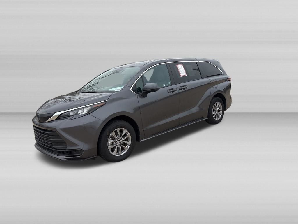 2025 Toyota SIENNA LE LE 8 Passenger