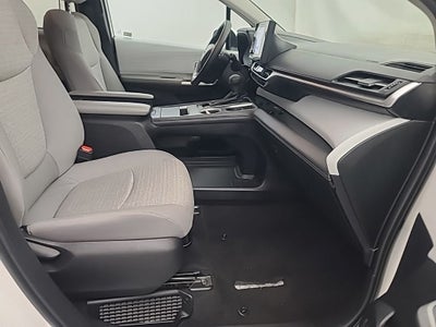 2026 Toyota Sienna LE 8 Passenger