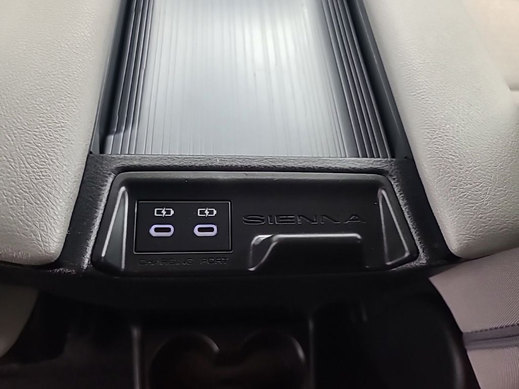 2026 Toyota Sienna LE 8 Passenger