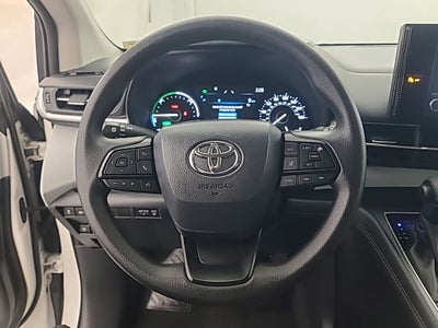 2026 Toyota Sienna LE 8 Passenger