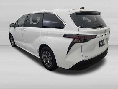 2026 Toyota Sienna LE 8 Passenger