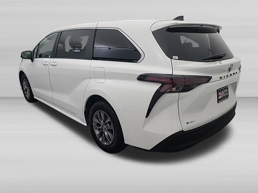 2026 Toyota Sienna LE 8 Passenger