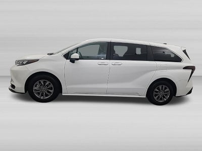 2026 Toyota Sienna LE 8 Passenger