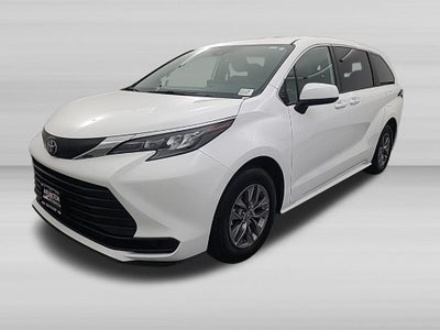 2026 Toyota Sienna LE 8 Passenger