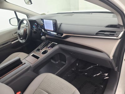 2024 Toyota Sienna LE 8 Passenger