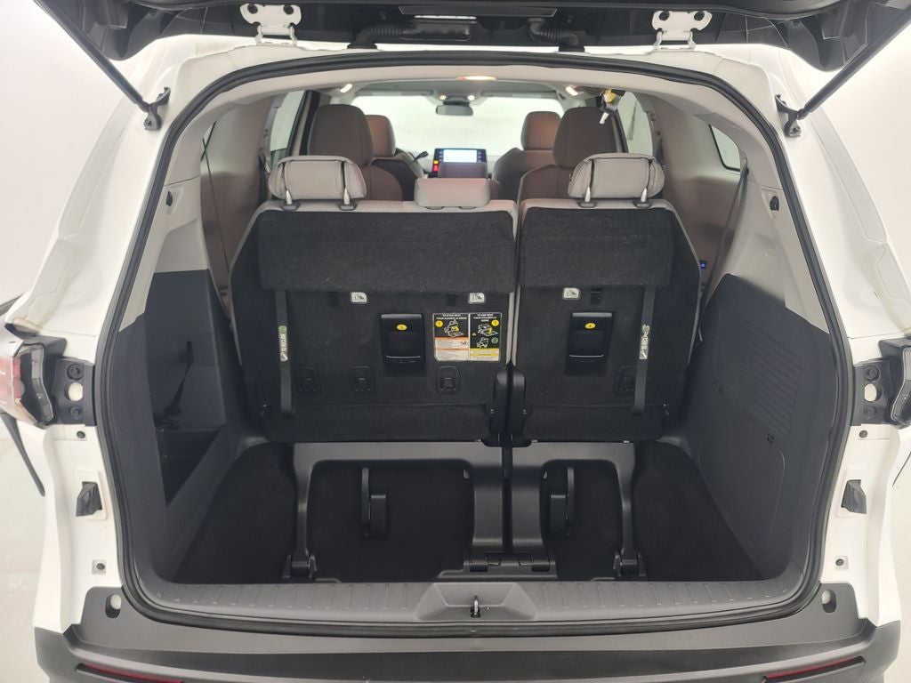 2024 Toyota Sienna LE 8 Passenger