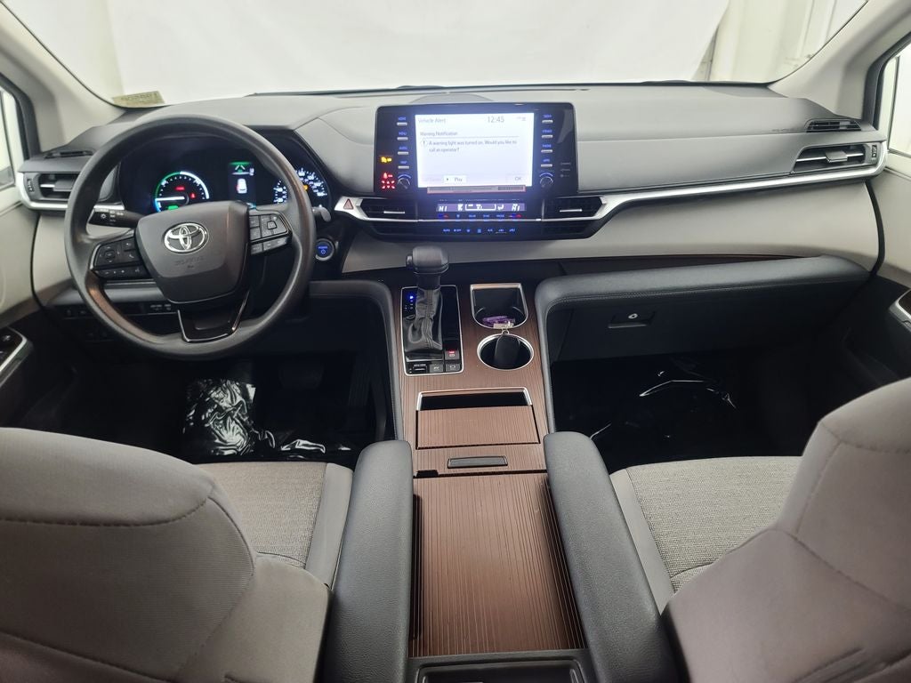 2024 Toyota Sienna LE 8 Passenger