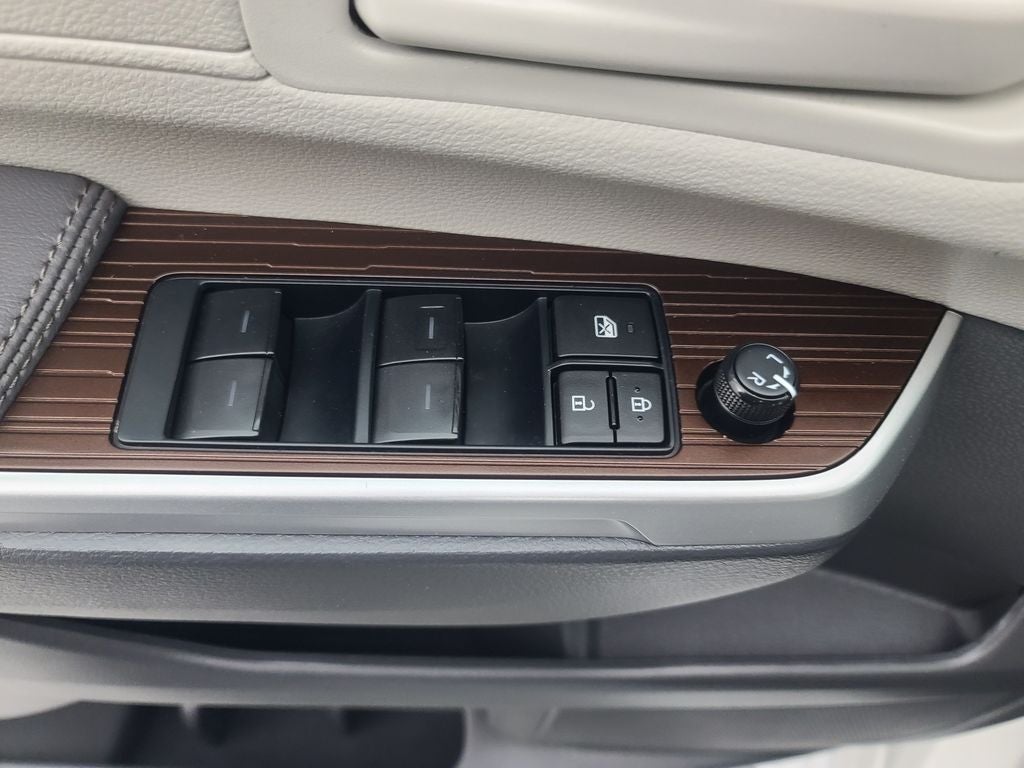 2024 Toyota Sienna LE 8 Passenger