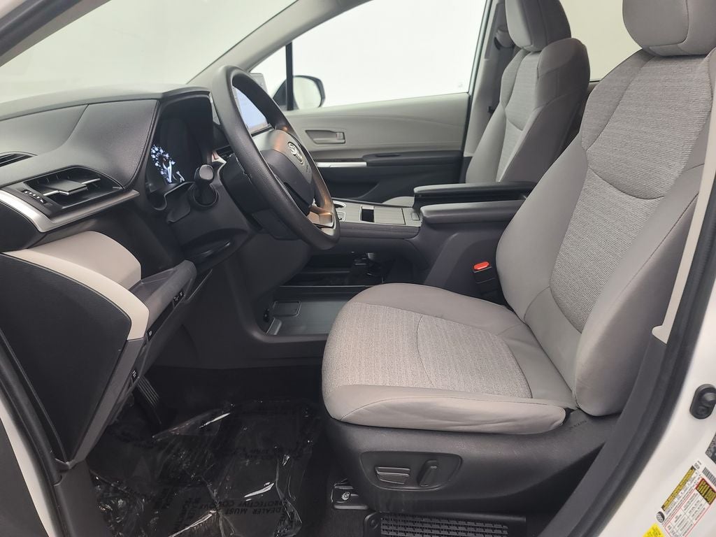 2024 Toyota Sienna LE 8 Passenger