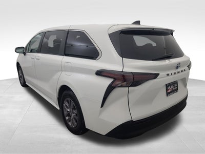 2024 Toyota Sienna LE 8 Passenger