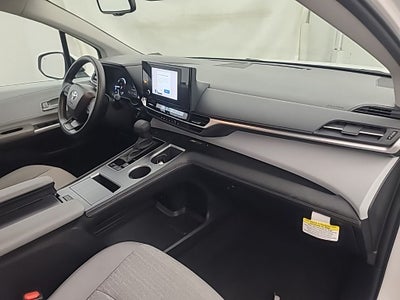 2026 Toyota Sienna LE 8 Passenger