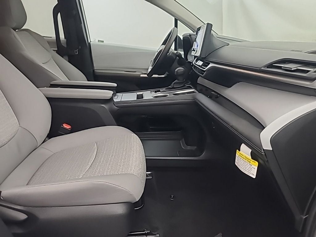 2026 Toyota Sienna LE 8 Passenger