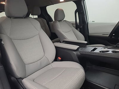 2026 Toyota Sienna LE 8 Passenger