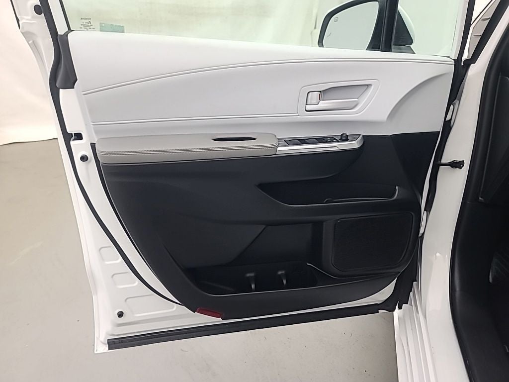 2026 Toyota Sienna LE 8 Passenger