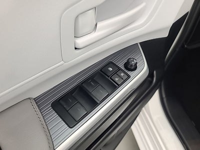 2026 Toyota Sienna LE 8 Passenger