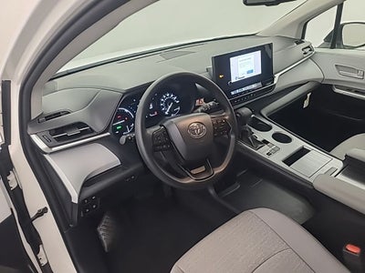 2026 Toyota Sienna LE 8 Passenger