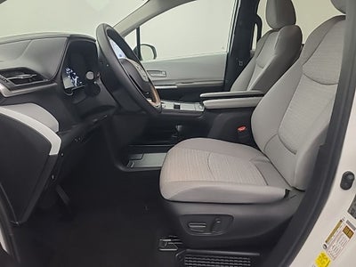 2026 Toyota Sienna LE 8 Passenger