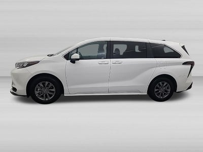 2026 Toyota Sienna LE 8 Passenger