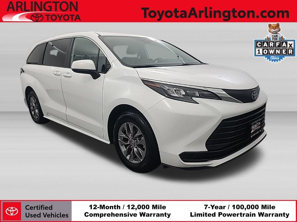2025 Toyota Sienna LE 8 Passenger