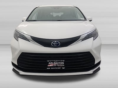 2025 Toyota Sienna LE 8 Passenger