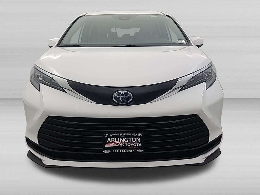 2025 Toyota Sienna LE 8 Passenger