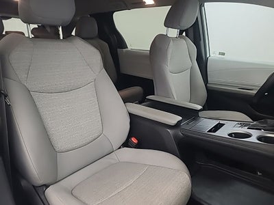 2025 Toyota Sienna LE 8 Passenger