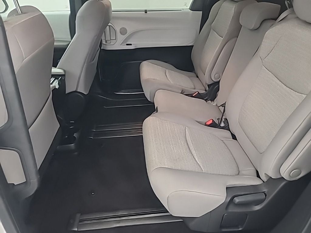 2025 Toyota Sienna LE 8 Passenger