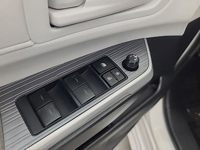 2025 Toyota Sienna LE 8 Passenger