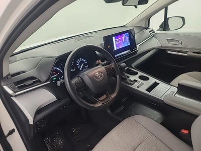 2025 Toyota Sienna LE 8 Passenger