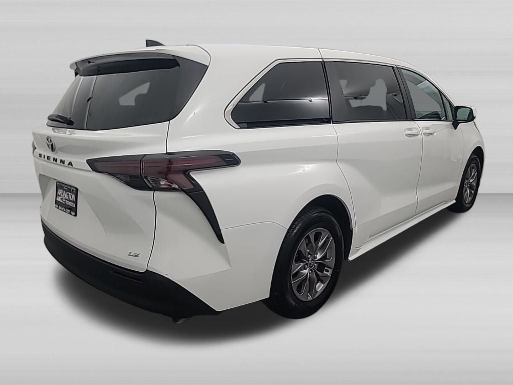 2025 Toyota Sienna LE 8 Passenger