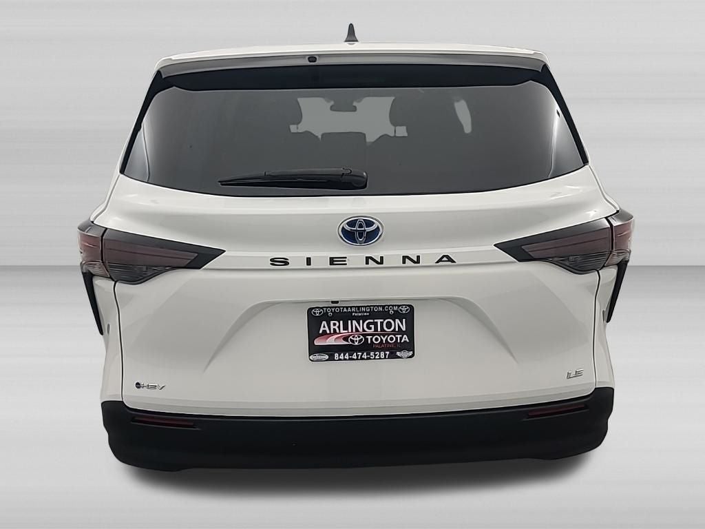 2025 Toyota Sienna LE 8 Passenger