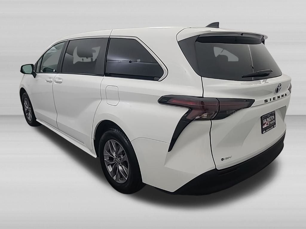 2025 Toyota Sienna LE 8 Passenger