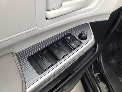 2025 Toyota Sienna LE 8 Passenger