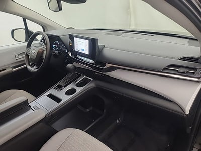 2026 Toyota Sienna LE 8 Passenger