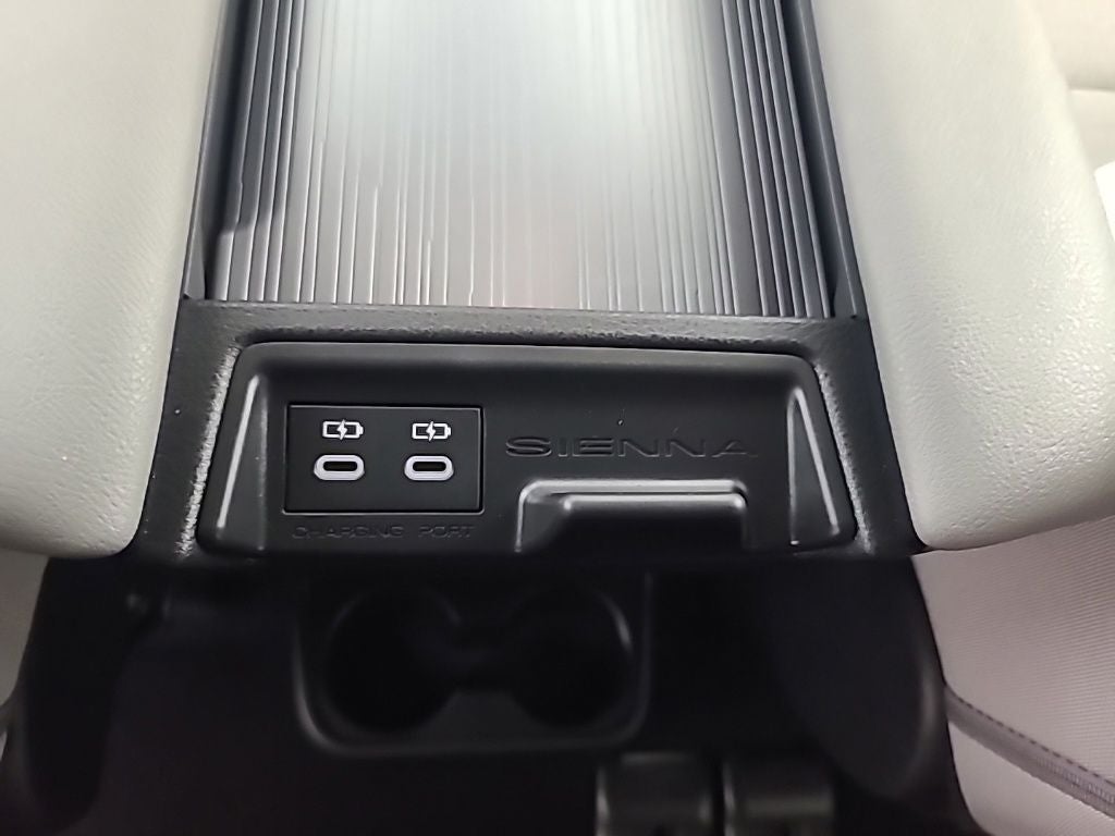 2026 Toyota Sienna LE 8 Passenger