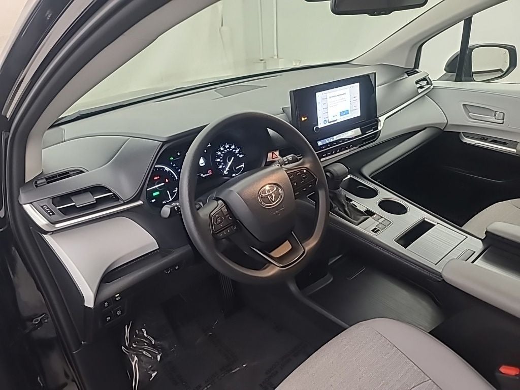 2026 Toyota Sienna LE 8 Passenger