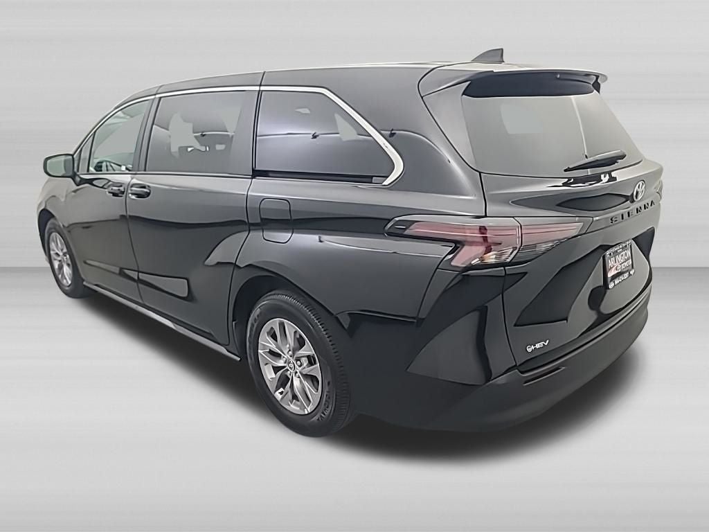 2026 Toyota Sienna LE 8 Passenger