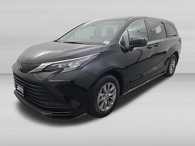 2026 Toyota Sienna LE 8 Passenger